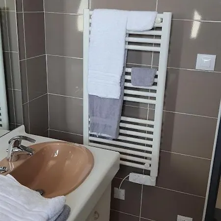 Appartement Tout Confort Au Milieu De La Margeride Châteauneuf-de-Randon Buitenkant foto